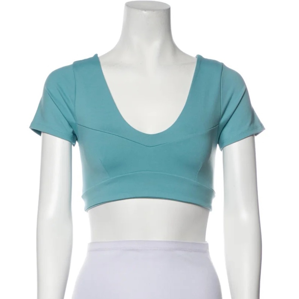 Live The Process
Scoop Neck Short Sleeve Crop Top
Gorgeous turquoise color